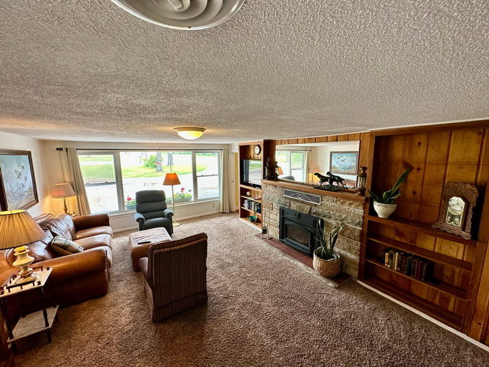 9 Oaks Inn (Pine Aire Motel, Pine-Aire Motel) - From Real Estate Listing (newer photo)